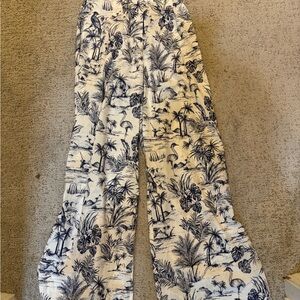 J McLaughlin NWOT Blue and white Printed Pants